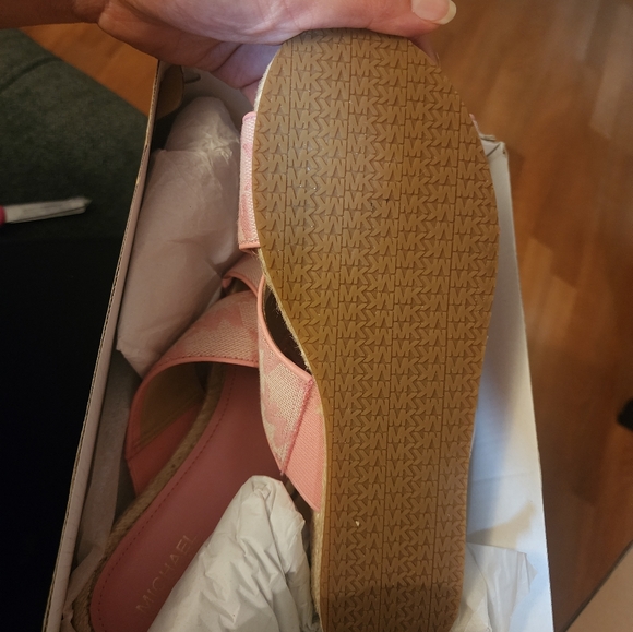 MICHAEL KORS SANDALS - Picture 2 of 2